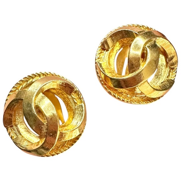 Authentic CHANEL Gold Timeless Interlocking C Round Clip On Earrings - Picture 6 of 9